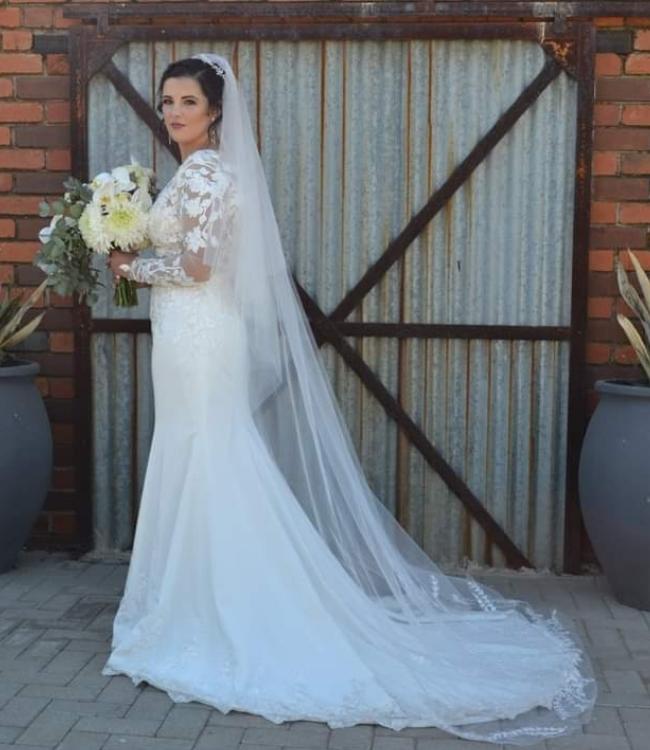 Huize Wedding Gown - WGS 139