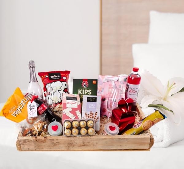 DELUXE HAMPER 2